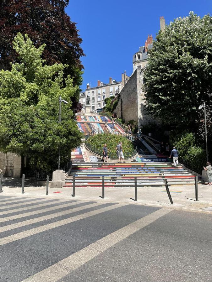 L Haussmannien Avec Parking Apartment Blois Exterior photo